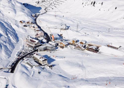 Imagen general del Hotel Ski Austria St.Christoph a.A.. Foto 2