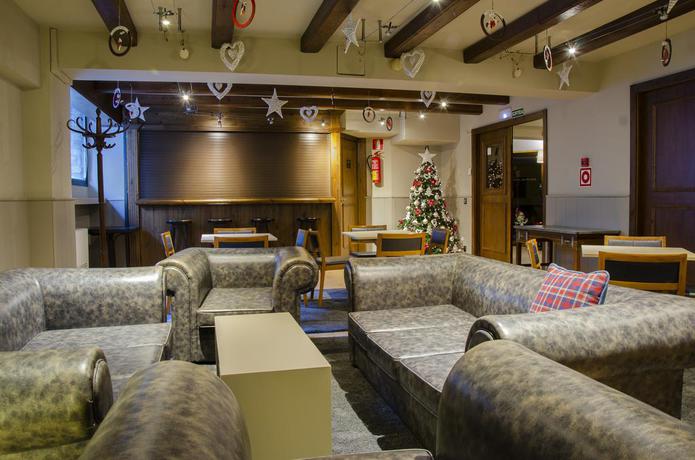 Imagen de los interiores del Hotel Ski Plaza and Wellness. Foto 9