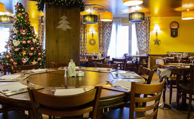 Imagen del bar/restaurante del Hotel Ski Plaza and Wellness. Foto 2