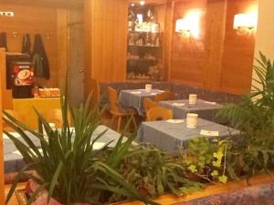 Imagen del bar/restaurante del Hotel Ski Residence. Foto 3