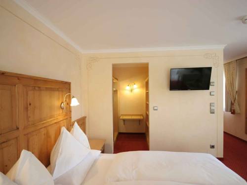 Imagen de la habitación del Hotel Ski- Und Wanderhotel J&auml;geralpe. Foto 13