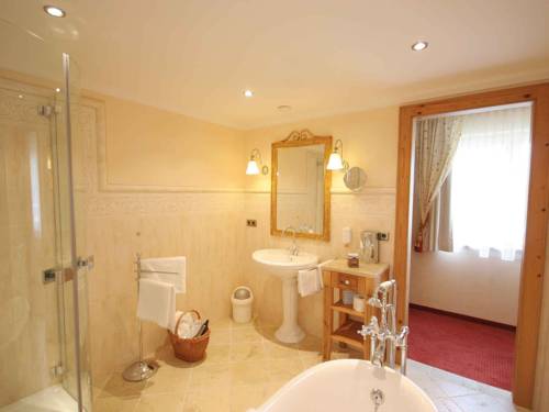 Imagen de la habitación del Hotel Ski- Und Wanderhotel J&auml;geralpe. Foto 16