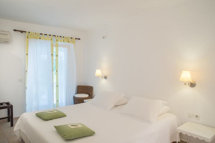 Imagen de la habitación del Hotel Skiathos Holidays. Foto 2