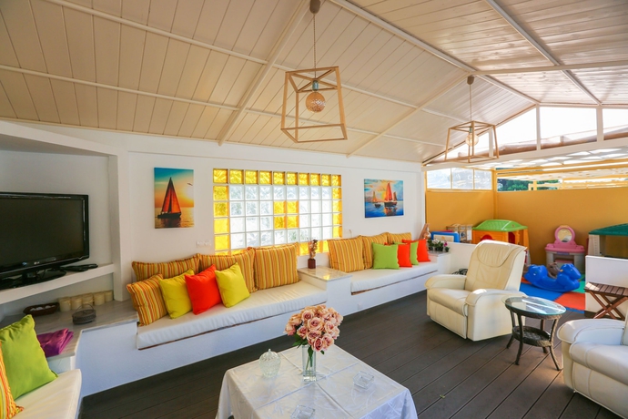 Imagen de los interiores del Hotel Skiathos Island Suites. Foto 17