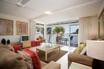 Imagen de la habitación del Hotel Skippers Cove Waterfront Resort. Foto 2
