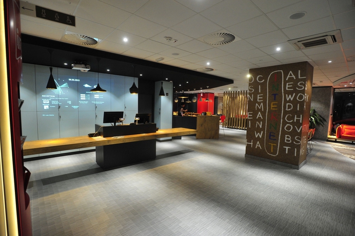 Imagen de los interiores del Hotel Skopje City Center. Foto 12