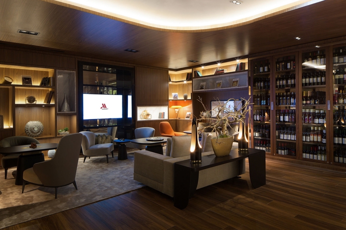 Imagen del bar/restaurante del Hotel Skopje Marriott. Foto 2