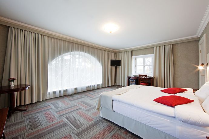 Imagen de los exteriores del Hotel Skrunda Manor. Foto 16