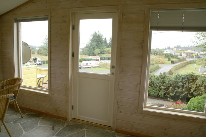 Imagen de la habitación del Hotel Skudenes Camping. Foto 13