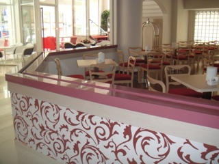 Imagen del bar/restaurante del Hotel Sky 2. Foto 2