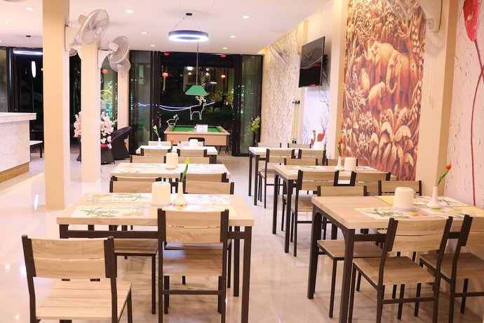 Imagen del bar/restaurante del Hotel Sky Beach Aonang. Foto 4