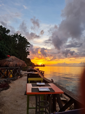 Imagen del bar/restaurante del Hotel Sky Beach Rooms. Foto 5