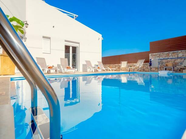 Imagen general del Hotel Sky Beachfront Villa With Private Pool. Foto 11