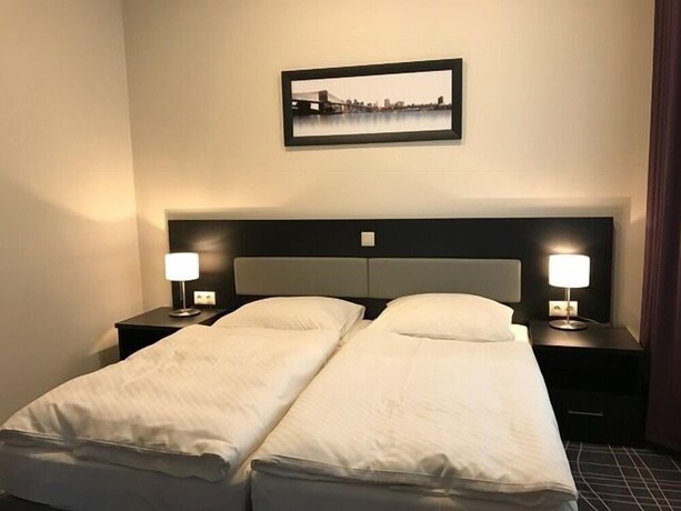 Imagen de la habitación del Hotel Sky Business. Foto 12