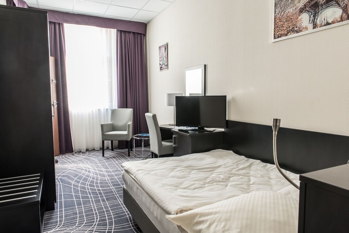 Imagen de la habitación del Hotel Sky Business. Foto 16