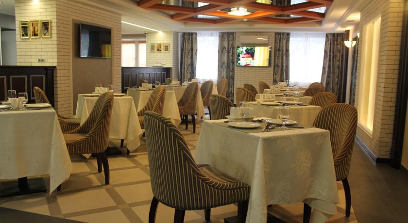 Imagen del bar/restaurante del Hotel Sky Centr. Foto 2