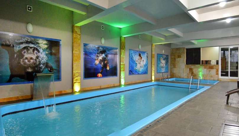 Imagen de la piscina del Hotel Sky Centro Hotel and Spa. Foto 17