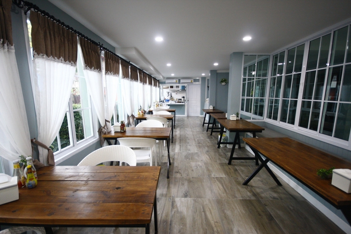 Imagen del bar/restaurante del Hotel Sky Cottage. Foto 2