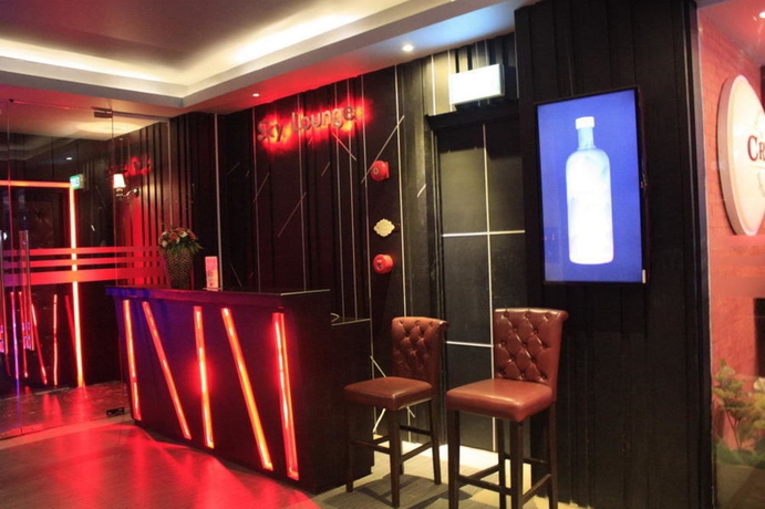Imagen de los interiores del Hotel Sky Dome Resotel. Foto 9
