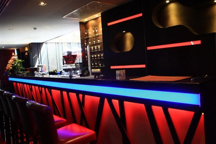 Imagen de los interiores del Hotel Sky Dome Resotel. Foto 11