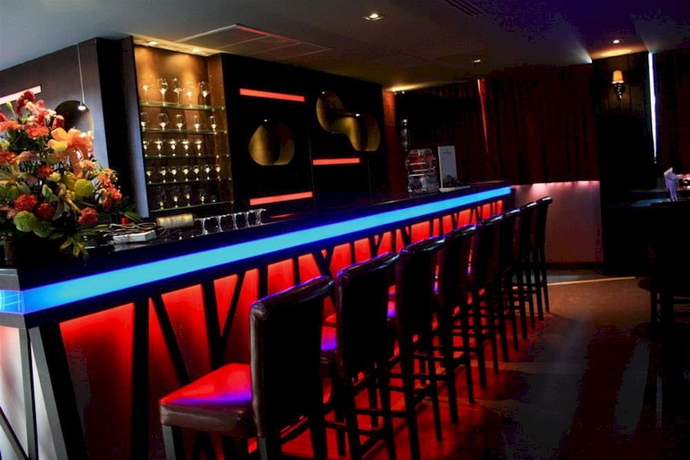 Imagen de los interiores del Hotel Sky Dome Resotel. Foto 14