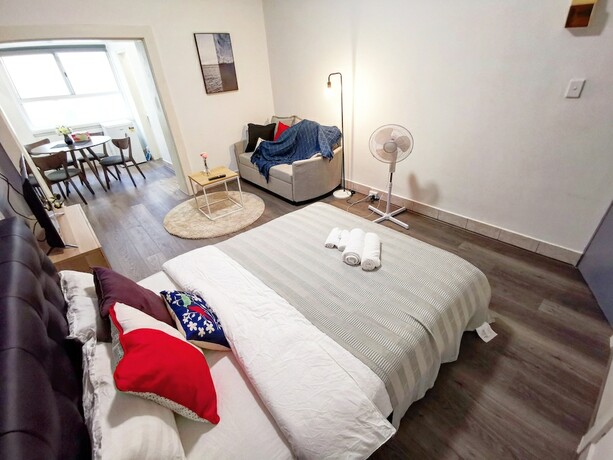 Imagen de la habitación del Hotel Sky Garden Studios. Foto 15