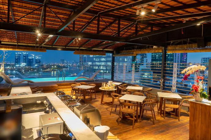 Imagen del bar/restaurante del Hotel Sky Gem Central. Foto 5