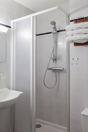Imagen de la habitación del Hotel Sky Goussainville Charles de Gaulle. Foto 14