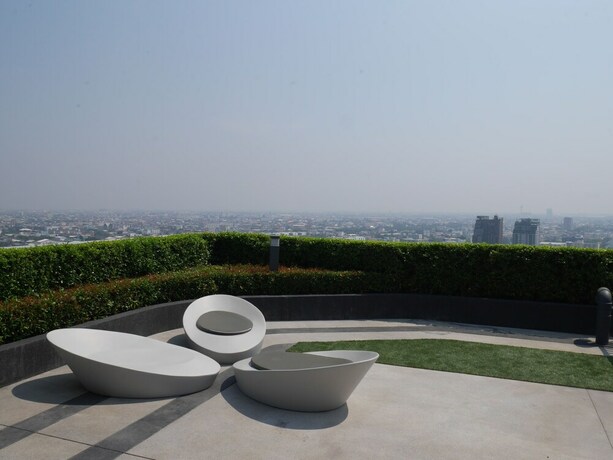 Imagen de los exteriores del Hotel Sky Home At Bangkok-bangna. Foto 31