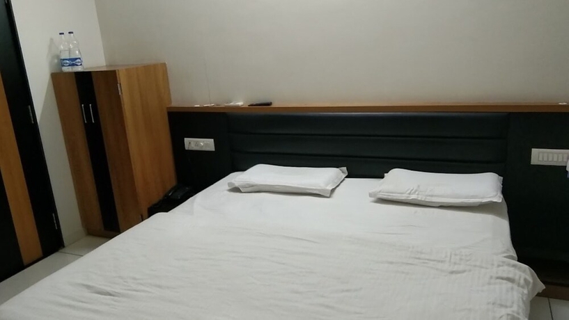 Imagen de la habitación del Hotel Sky Inn, Bhavnagar. Foto 8