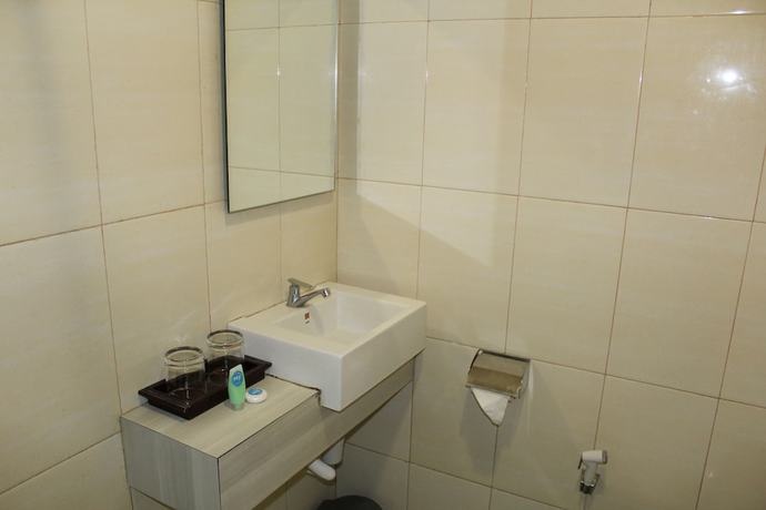 Imagen de la habitación del Hotel Sky Jogja. Foto 17