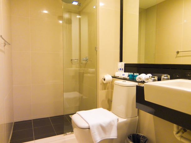 Imagen de la habitación del Hotel Sky Kota Kinabalu. Foto 6