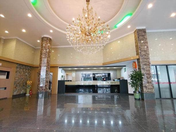 Imagen de los interiores del Hotel Sky Leaders Hotel. Foto 8
