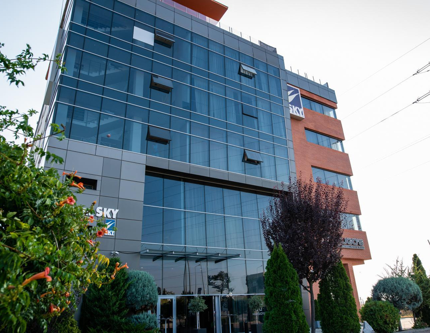 Imagen general del Hotel Sky, Oradea. Foto 1