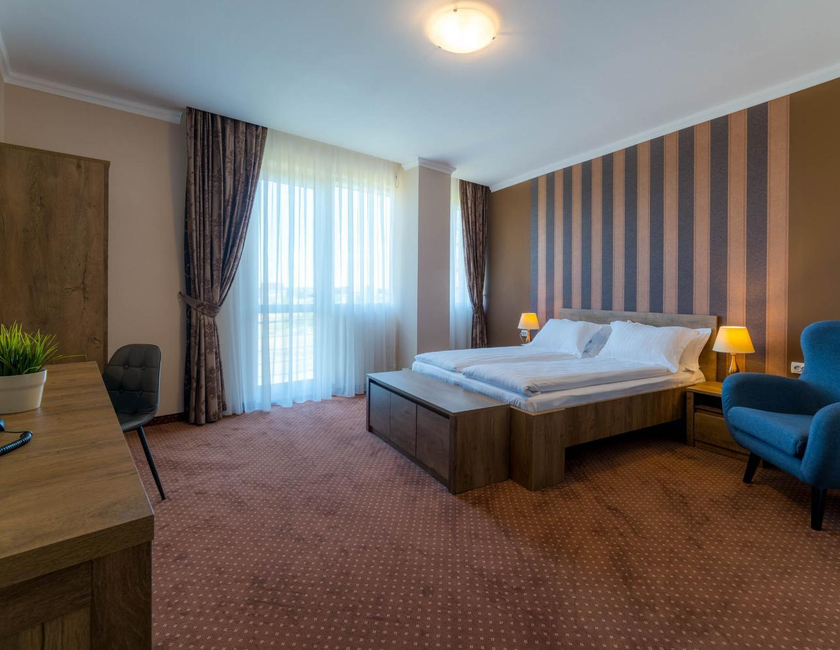 Imagen general del Hotel Sky, Oradea. Foto 15