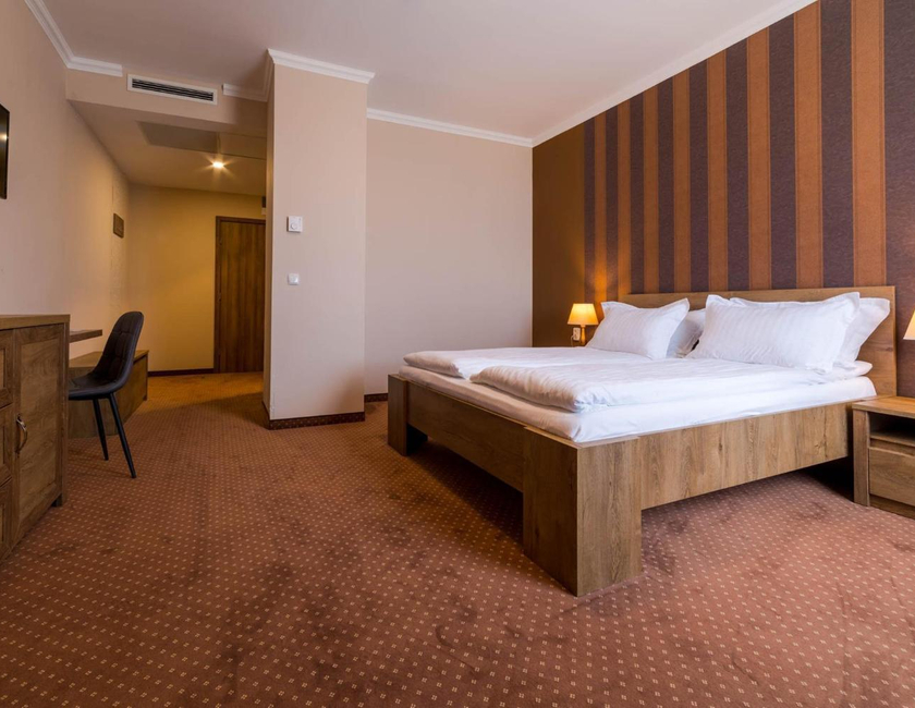 Imagen general del Hotel Sky, Oradea. Foto 16