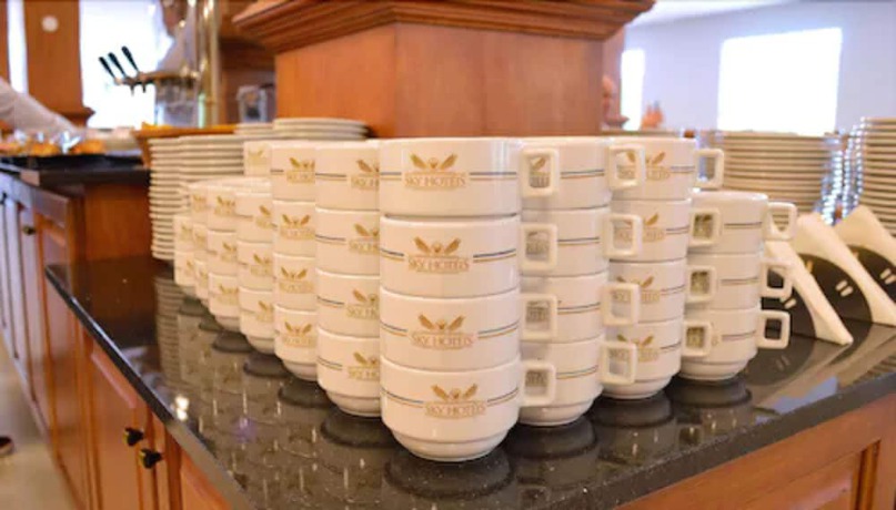 Imagen del bar/restaurante del Hotel Sky Palace. Foto 3