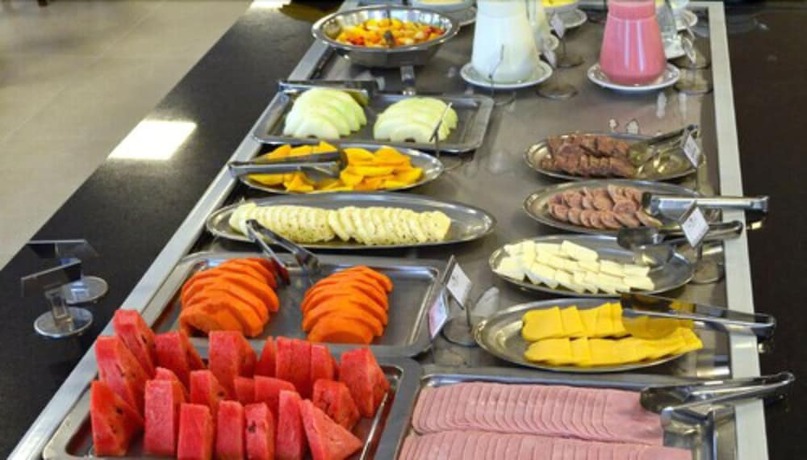 Imagen del bar/restaurante del Hotel Sky Palace. Foto 6