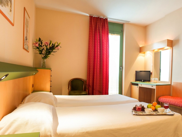 Imagen de la habitación del Hotel Sky Pool Sole Garda. Foto 7