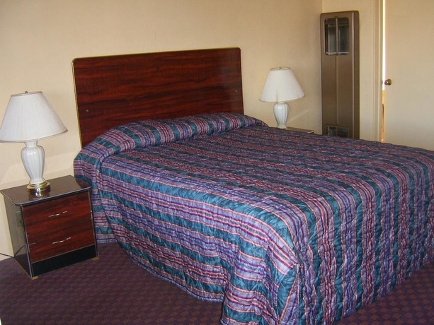 Imagen de la habitación del Hotel Sky Ranch Inn. Foto 4