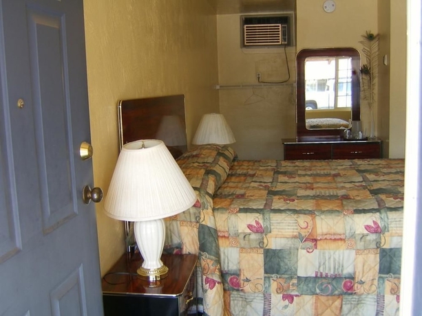 Imagen de la habitación del Hotel Sky Ranch Inn. Foto 5