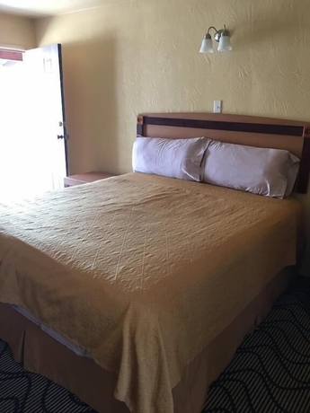 Imagen de la habitación del Hotel Sky Ranch Inn. Foto 7