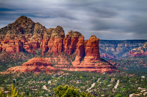 Imagen de la habitación del Hotel Sky Ranch Lodge. Foto 2