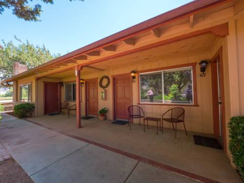 Imagen de la habitación del Hotel Sky Ranch Lodge. Foto 5