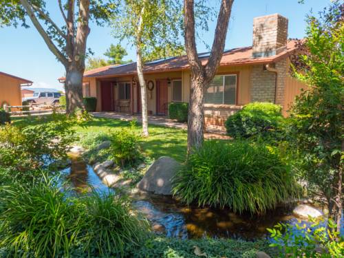 Imagen de la habitación del Hotel Sky Ranch Lodge. Foto 6