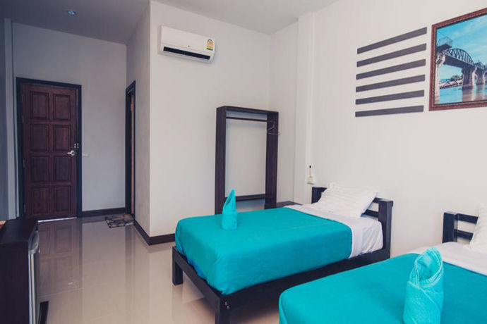 Imagen de la piscina del Hotel Sky Resort. Foto 16