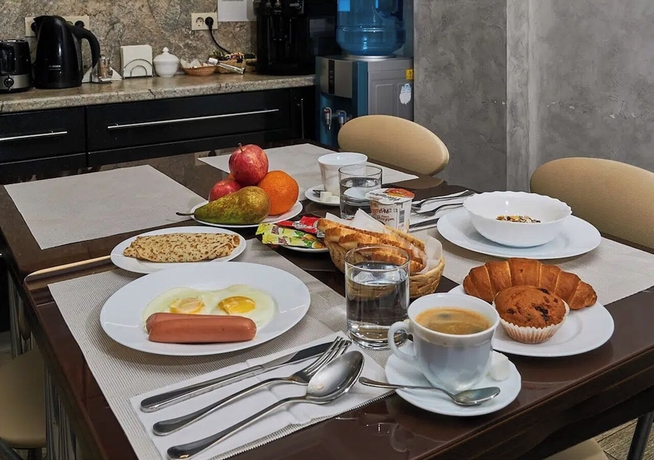 Imagen del bar/restaurante del Hotel Sky Rise. Foto 9