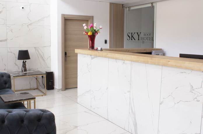 Imagen de los interiores del Hotel Sky Roof. Foto 19