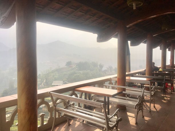 Imagen del bar/restaurante del Hotel Sky Sapa Hotel and Restaurant. Foto 2