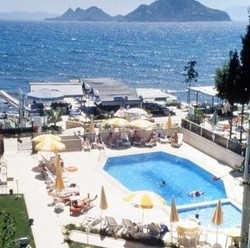 Imagen del bar/restaurante del Hotel Sky Sea Hotel. Foto 5